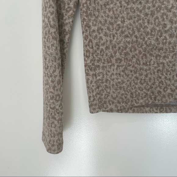 Zara Cheetah Turtle Neck - Picture 5 of 5